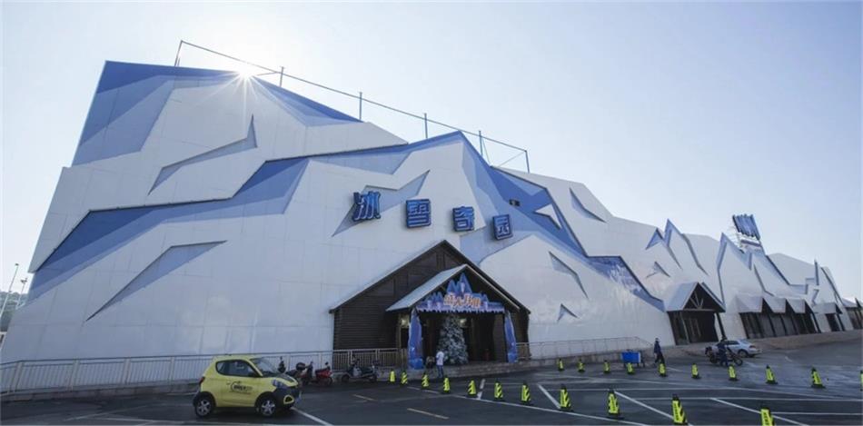長沙奧特萊斯冰雪奇園復雜鋼結構外墻